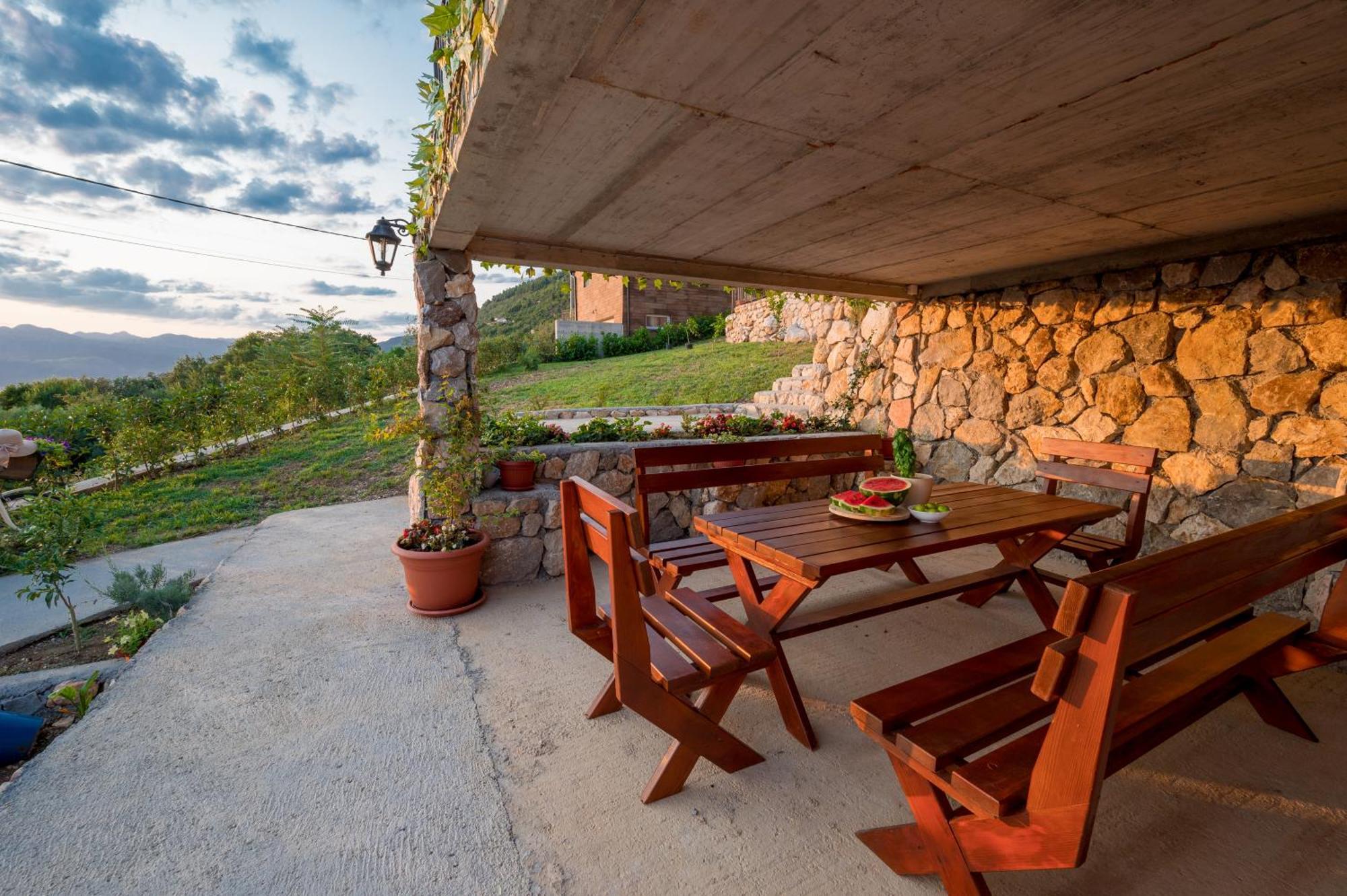 Apartment Macic Dub I Cattaro Esterno foto